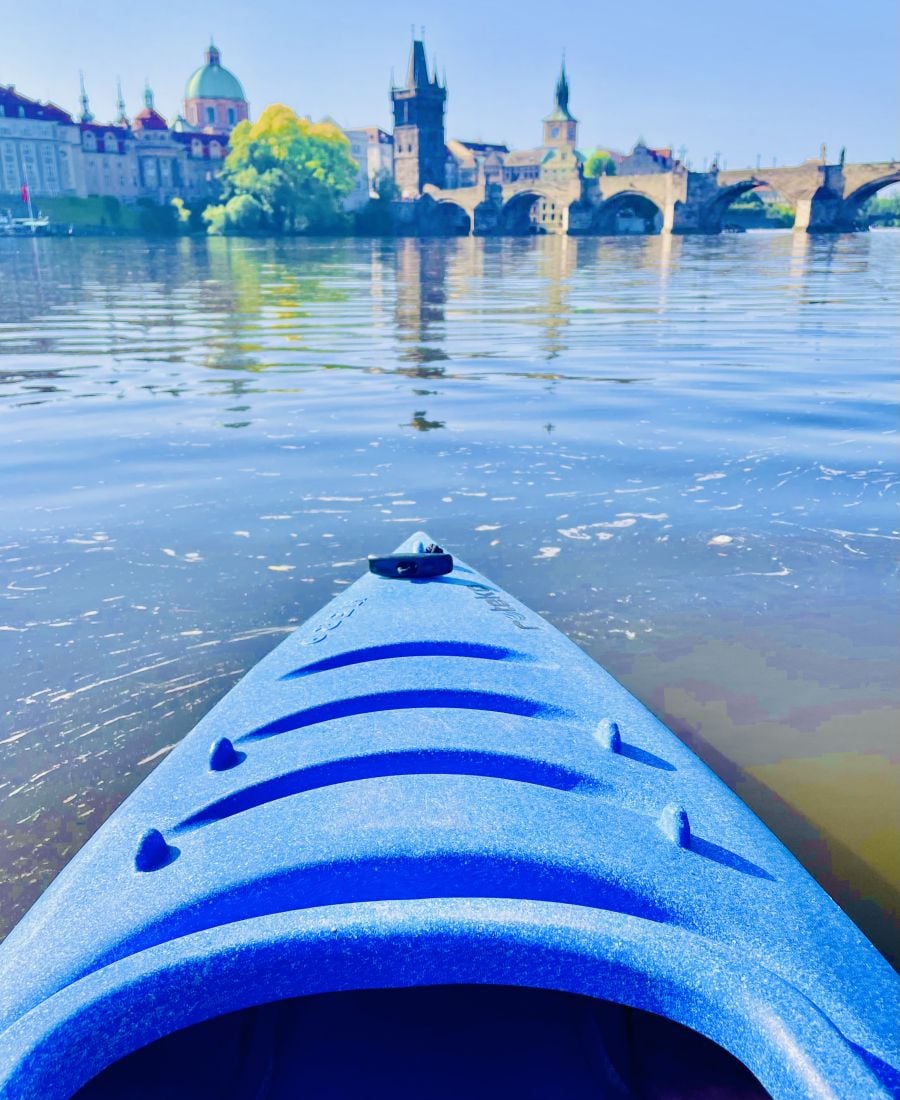 </who>The view of Charles Bridge from a kayak.