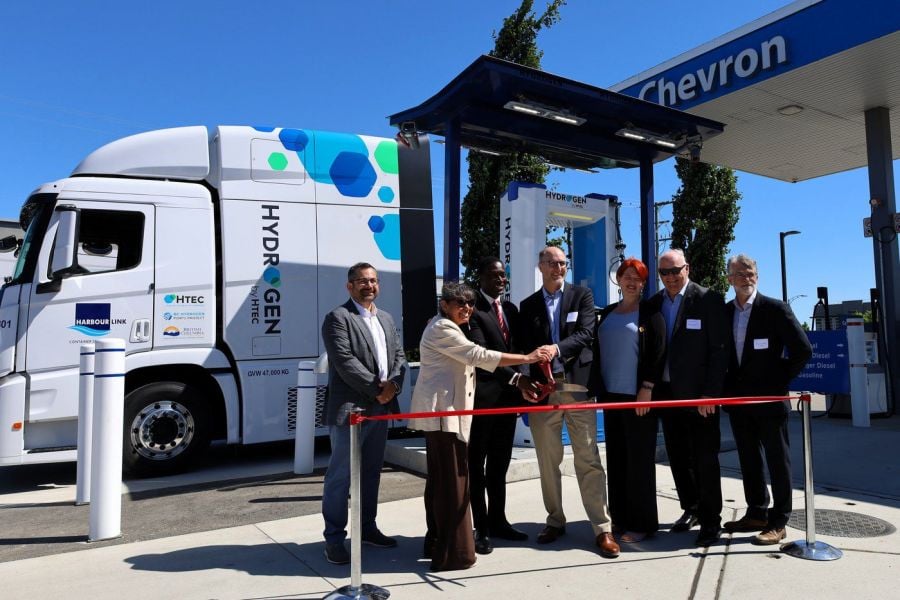 <who>Photo Credit: Radha Agarwal</who>HTEC officially opened Canada’s First 700 bar commercial heavy-duty clean hydrogen station at Chevron Cardlock in Tsawwassen.