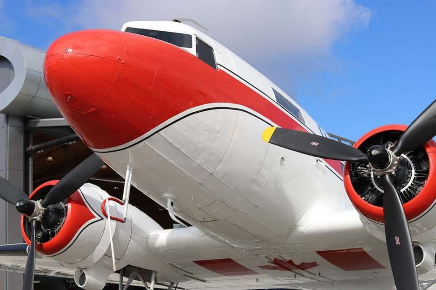 </who> A close up of the Odyssey DC-3.