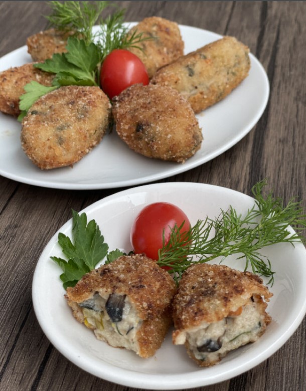 <who>Photo credit: Irresistibly Vegan</who>The veggie croquettes appetizer.